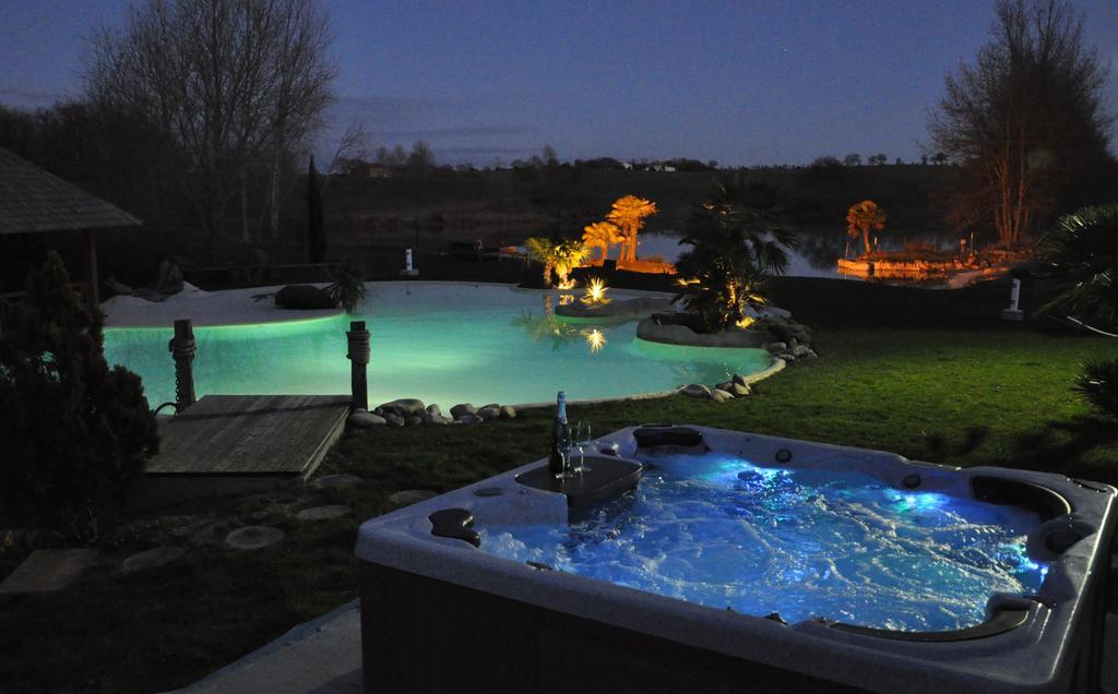 Welche Hotels liegen am n\u00E4chsten am Flughafen Charles De Gaulle? Caraman Exterior foto
